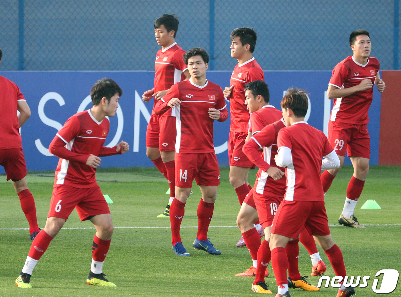 (두바이(UAE)=뉴스1) 신웅수 기자 = 응우옌 콩 푸엉을 비롯한 베트남 축구대표팀 선수들이 아시안컵 8강전 일본과의 경기를 하루 앞둔 23일 오후(현지시간) 아랍에미리트연합(U …