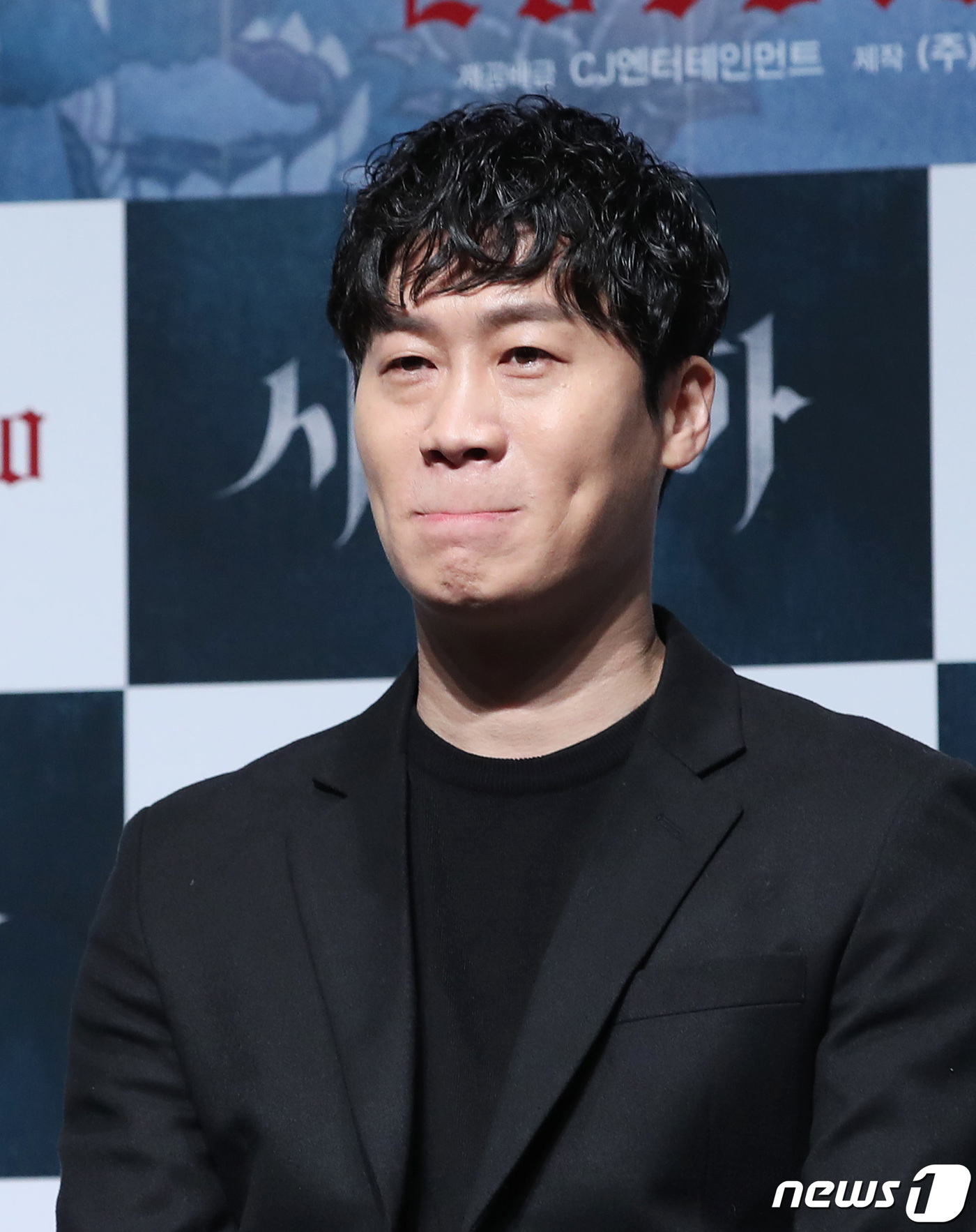 (서울=뉴스1) 권현진 기자 = 배우 진선규가 25일 오전 서울 신사동 CGV 압구정점에서 열린 영화 '사바하'(감독 장재현) 제작보고회에 참석해 매력을 발산하고 있다.‘사바하’는 …