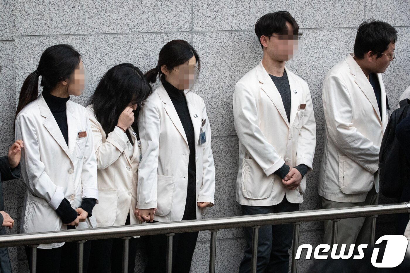 본문 이미지 - 4일  오전서울 종로구 서울적십자병원에서 고 고 임세원 강북삼성병원 정신건강의학과 교수의 발인이 엄수되고 있다.  2019.1.4/뉴스1 ⓒ News1 유승관 기자