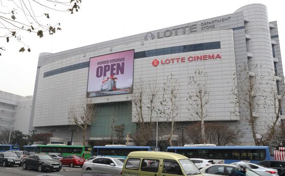 '애들 신발이 뭐길래'…인천 백화점서 고성·몸싸움에 경찰 출동