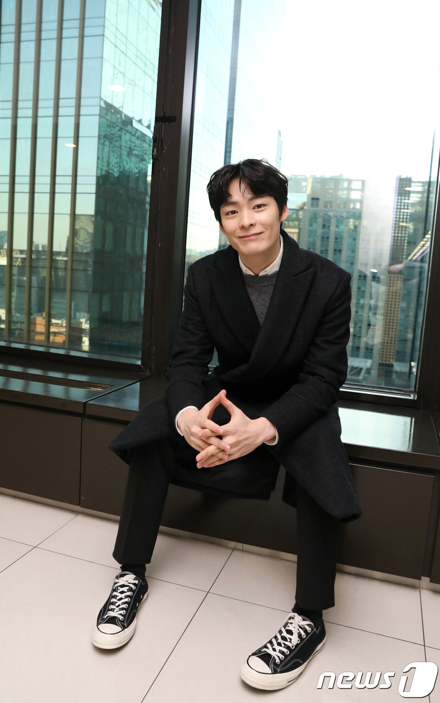본문 이미지 - JTBC 드라마 'SKY캐슬(스카이캐슬)'에서 박영재 역을 맡은 배우 송건희가 뉴스1과의 인터뷰에서 포즈를 취하고 있다. /뉴스1 ⓒ News1 안은나 기자