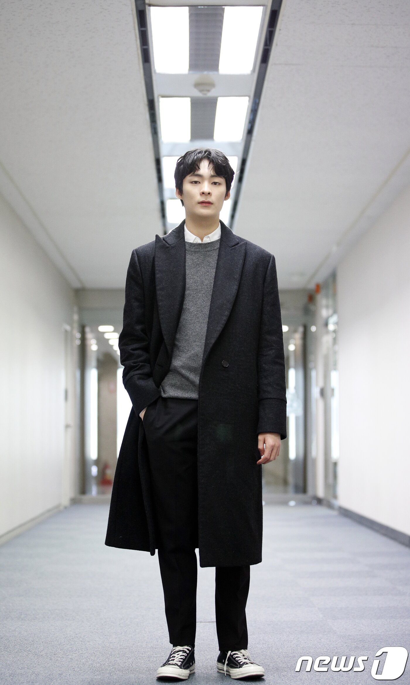 본문 이미지 - JTBC 드라마 'SKY캐슬(스카이캐슬)'에서 박영재 역을 맡은 배우 송건희가 뉴스1과의 인터뷰에서 포즈를 취하고 있다. /뉴스1 ⓒ News1 안은나 기자