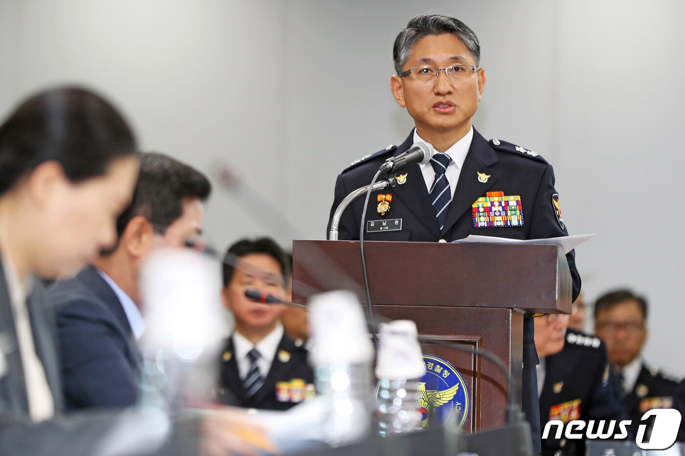 본문 이미지 - 김남현 전남지방경찰청장이 10일 오전 전남지방경찰청에서 열린 국회 행정안전위원회의 국정감사에서 업무현황 보고를 하고 있다. 2019.10.10/뉴스1 ⓒ News1 황희규 기자