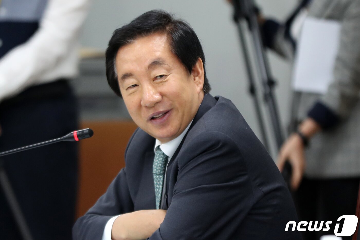 본문 이미지 - 김성태 자유한국당 의원이 10일 오전 전남지방경찰청에서 열린 국회 행정안전위원회의 국정감사에서 질의하고 있다.  2019.10.10 /뉴스1 ⓒ News1 황희규 기자