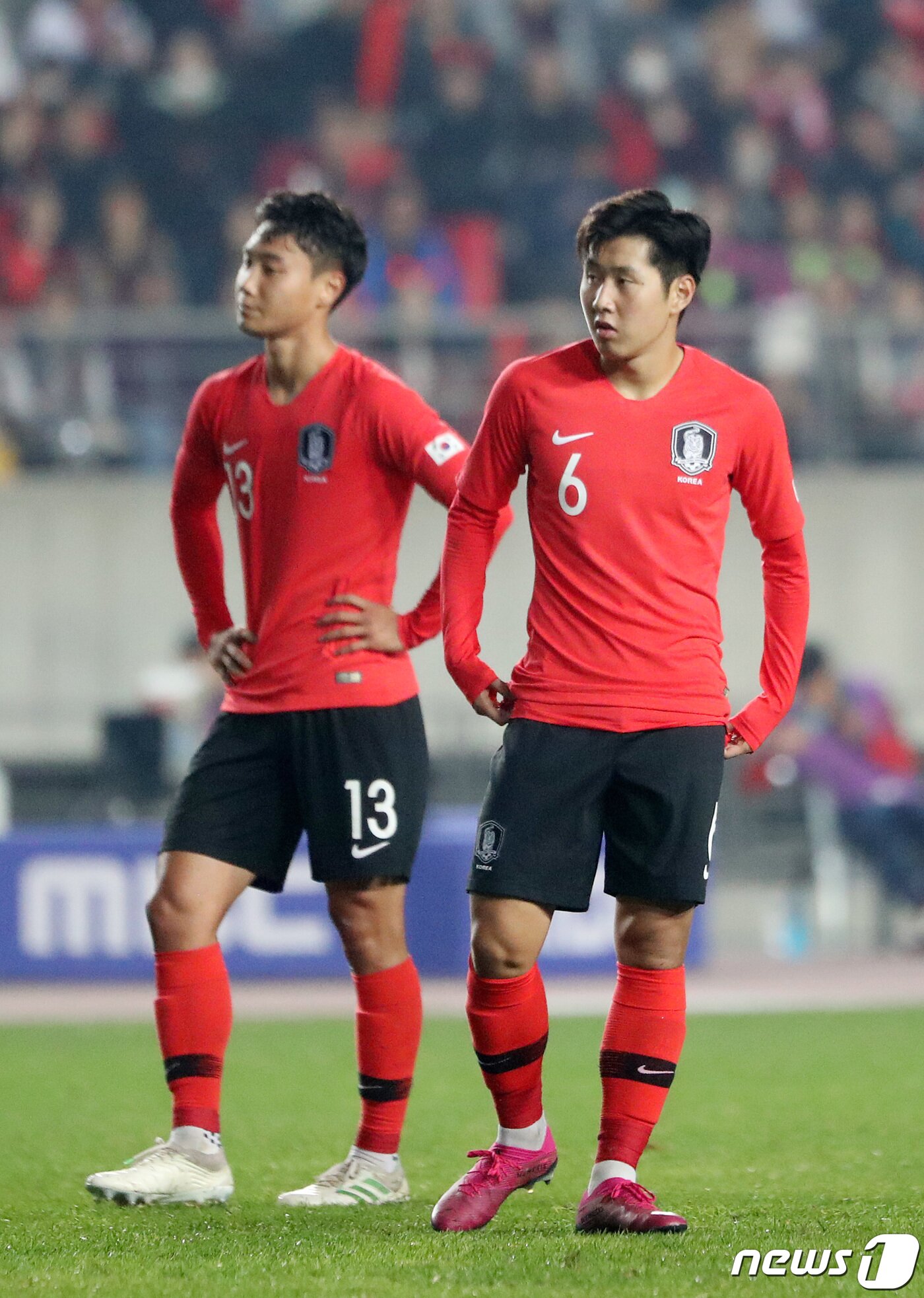 본문 이미지 - 이강인(오른쪽)과 백승호의 존재를 떠올린다면 김학범호의 경쟁은 더 뜨거워질 수밖에 없다. ⓒ News1 