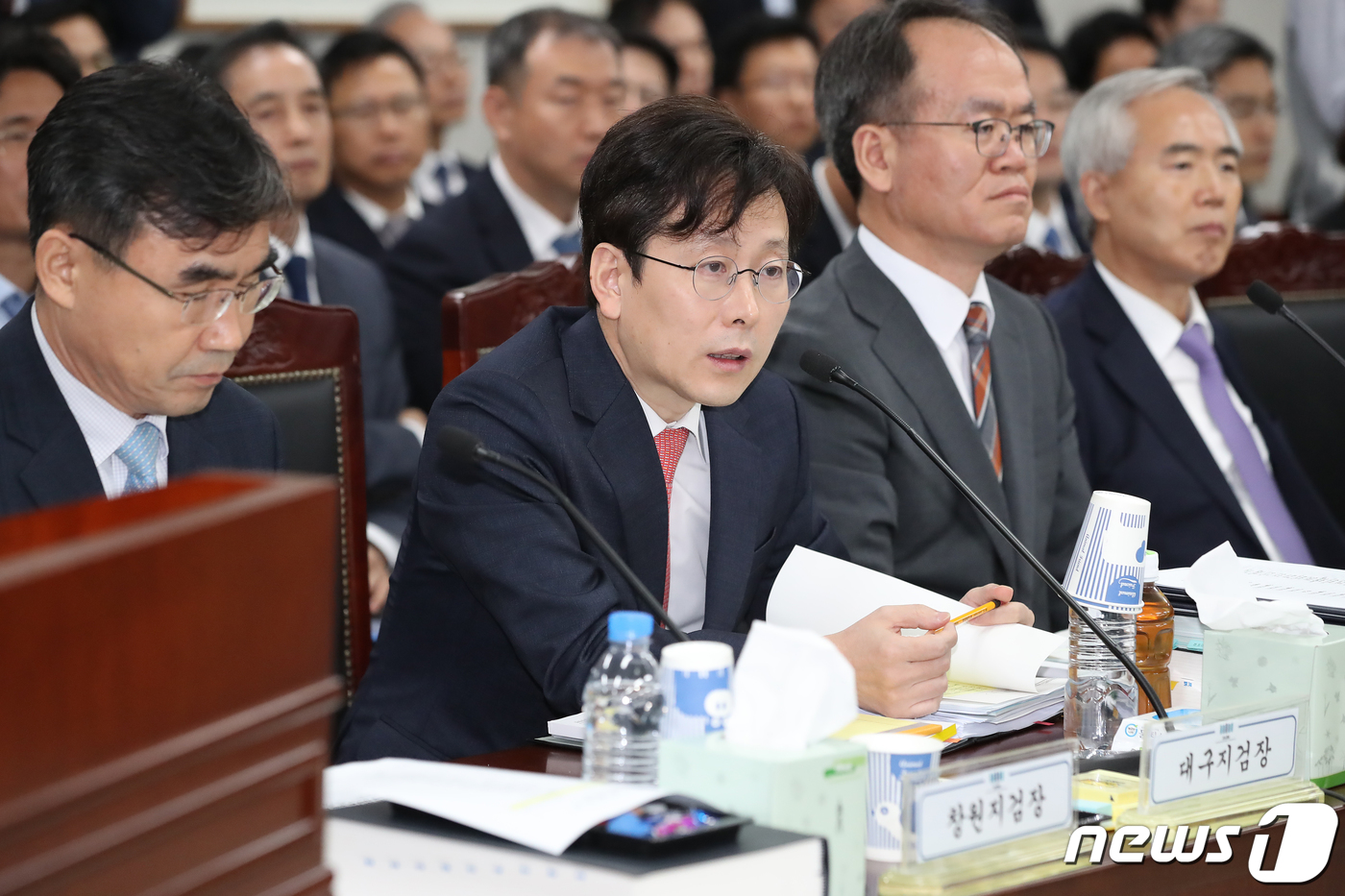 (대구=뉴스1) 공정식 기자 = 여환섭 대구지방검찰청 검사장이 11일 오후 대구 수성구 범어동 대구고등검찰청 신관 대회의실에서 열린 국회 법제사법위원회의 대구·부산고등검찰청, 대구 …