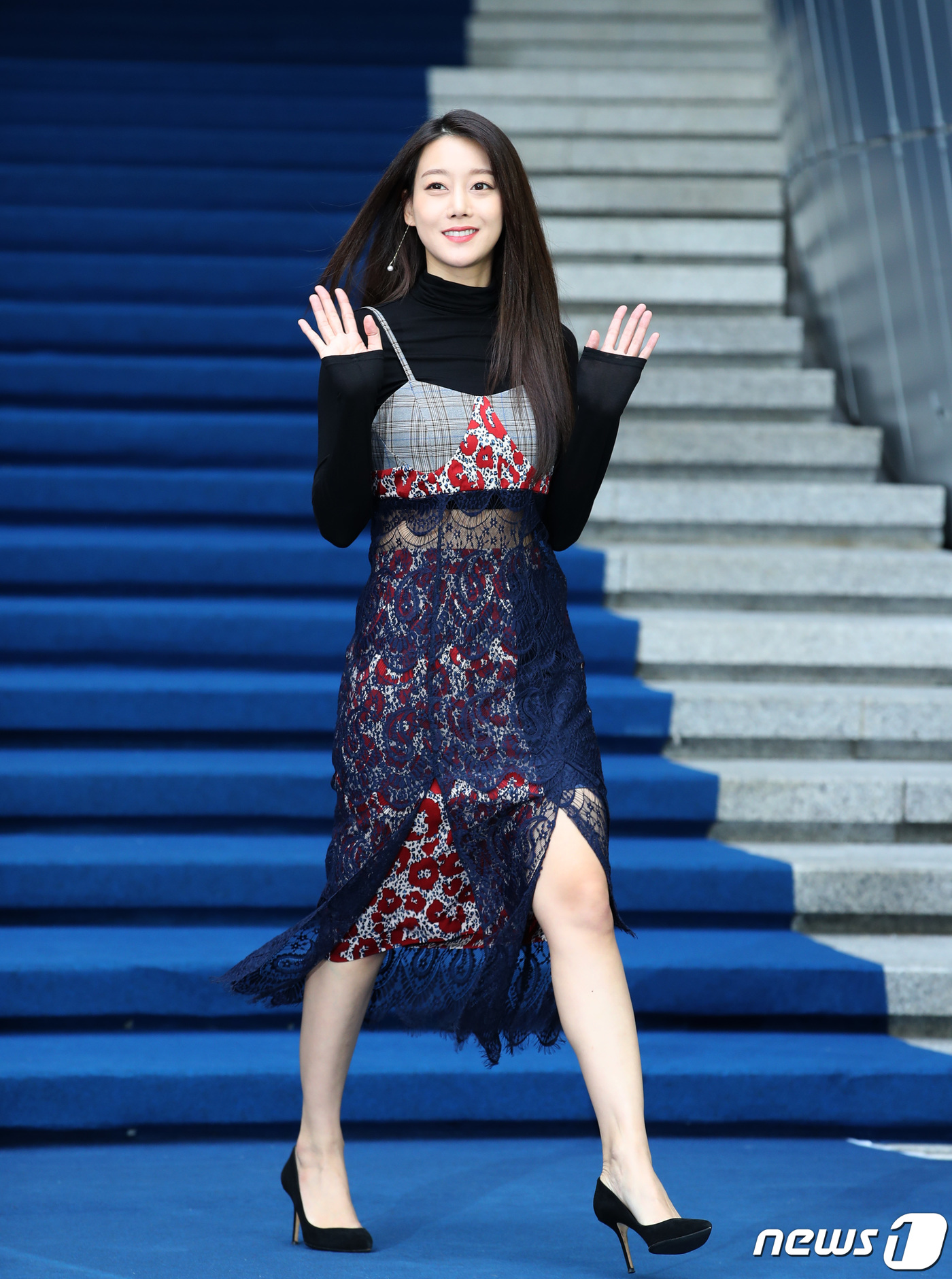 (서울=뉴스1) 권현진 기자 = 걸그룹 레인보우 출신 배우 오승아가 17일 서울 중구 동대문디자인플라자(DDP)에서 열린 '2020 S/S 서울패션위크(2020 S/S Seoul …