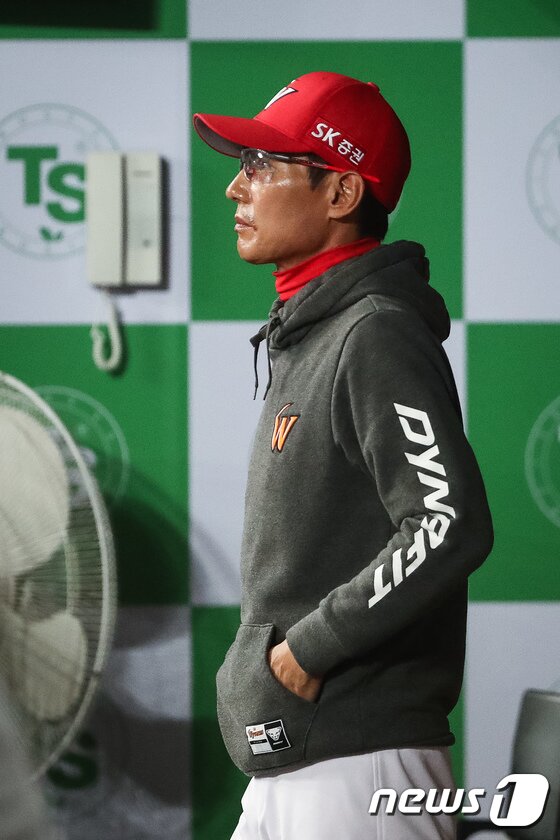 SK 와이번스 사령탑 시절의 염경엽 감독. 뉴스1 DB © News1 유승관 기자
