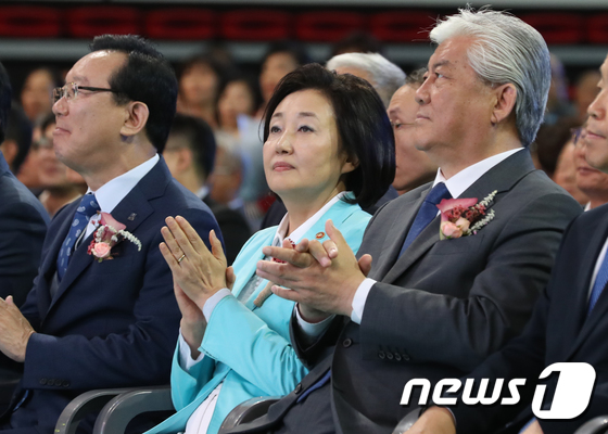 2019 전국우수시장 박람회 참석한 박영선 장관