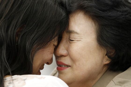 44년 만에 찾은 딸 해외입양…실종 부모 "국가 책임"