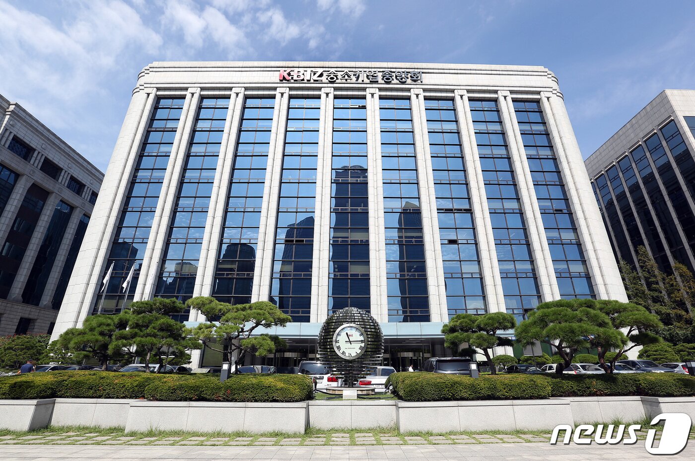 본문 이미지 - 서울 여의도 중기중앙회 전경 ⓒ News1 최동현 기자