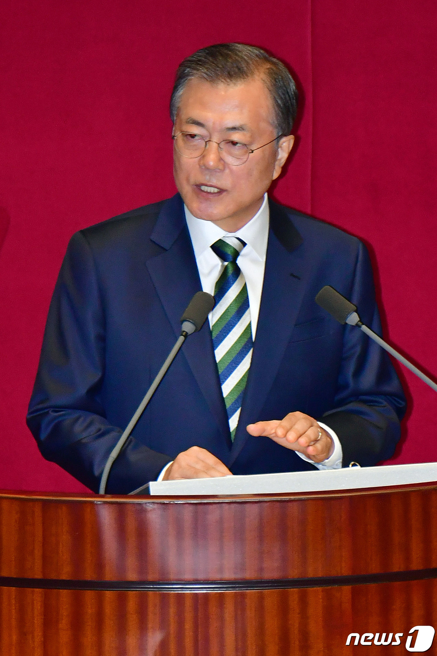 (서울=뉴스1) 국회사진취재단 = 문재인 대통령이 22일 오전 서울 여의도 국회 본회의장에서 2020년도 예산안 시정연설을 하고 있다. 2019.10.22/뉴스1