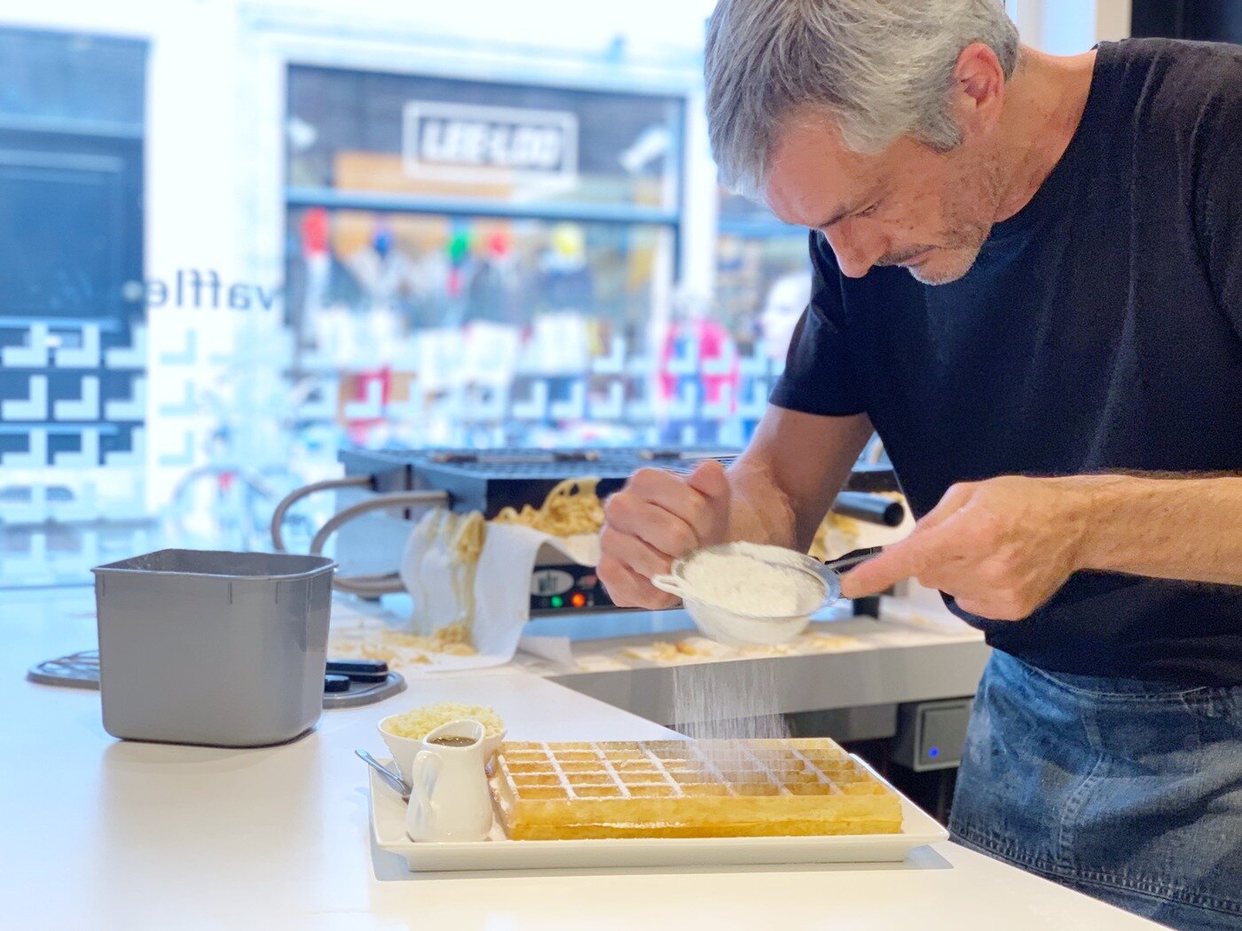 본문 이미지 - 브뤼헤 현지 와플 맛집으로 통하는 리지스 와플ⓒ 뉴스1