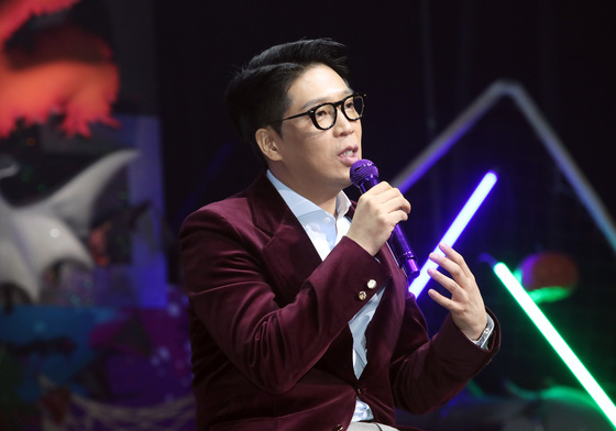 경찰, '수면제 대리처방 의혹' MC몽 수사 착수