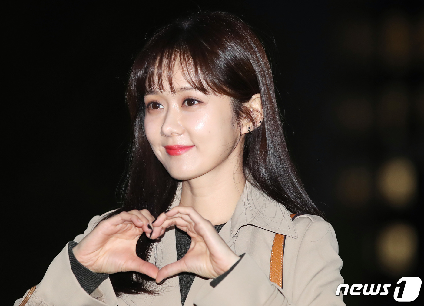 (서울=뉴스1) 권현진 기자 = 배우 장나라가 29일 오후 서울 여의도 한 식당가에서 열린 SBS 새 월화드라마 '브이아이피(VIP)'(극본 차해원/연출 이정림) 쫑파티에 참석해 …