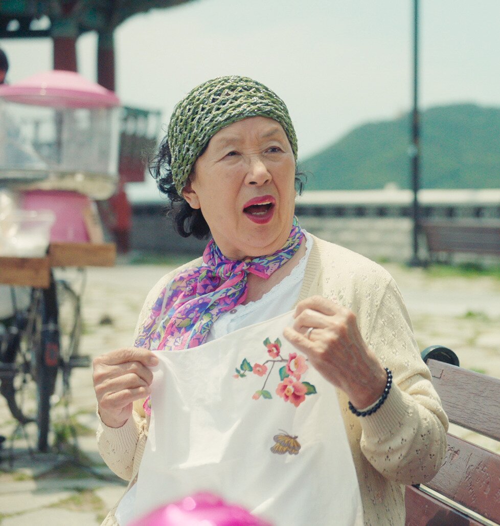 본문 이미지 - '감쪽같은 그녀' 스틸 컷 (메가박스중앙(주)플러스엠 제공) ⓒ 뉴스1