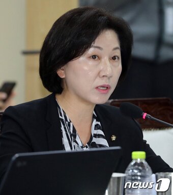 본문 이미지 - 송옥주 더불어민주당 의원. 2019.10.4/뉴스1 ⓒ News1 장수영 기자