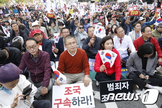 자유한국당 지도부 '조국 사퇴 촉구'