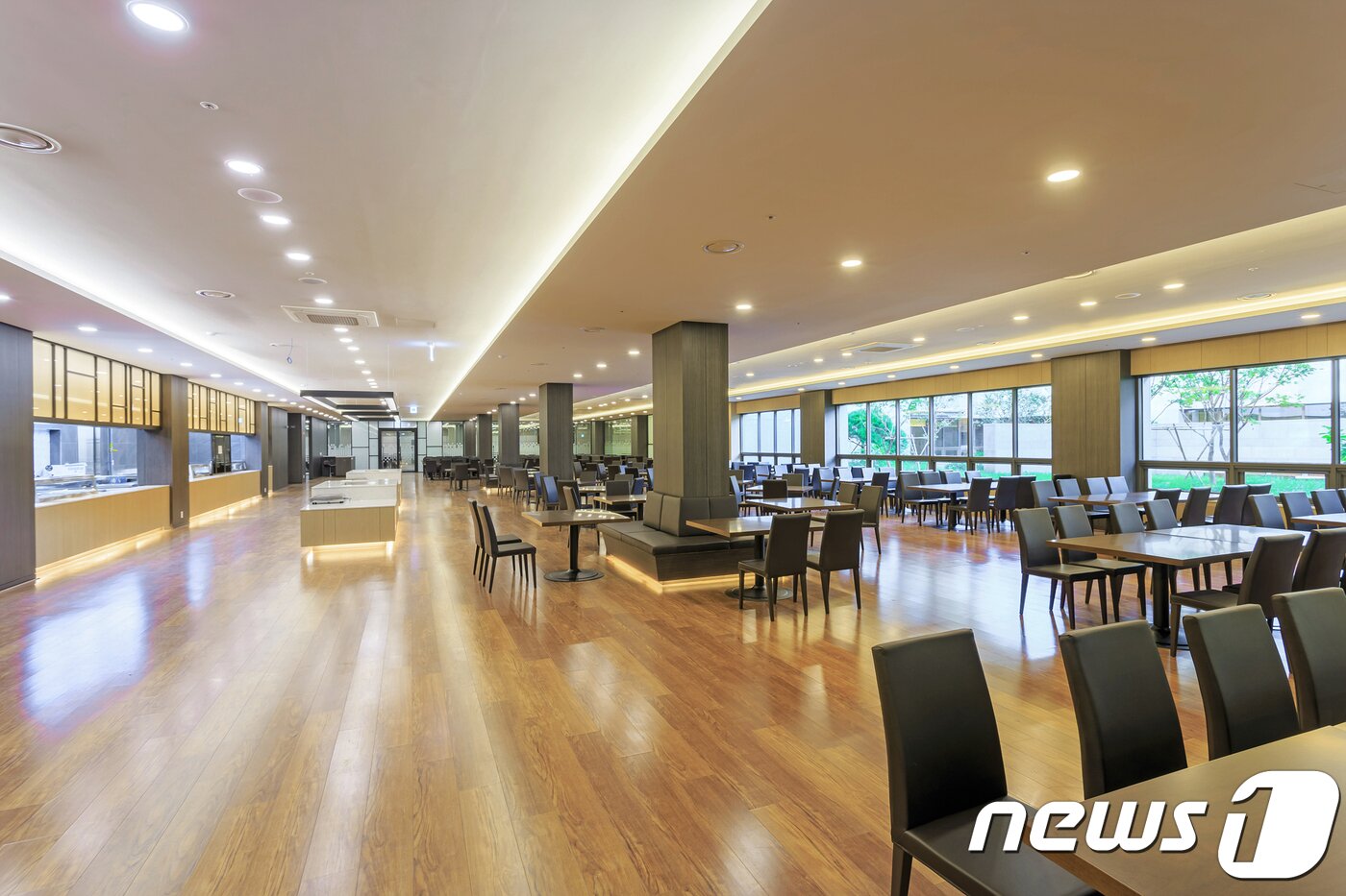 본문 이미지 - 스프링카운티자이 입주민 전용 식당.(제공=GS건설)ⓒ 뉴스1