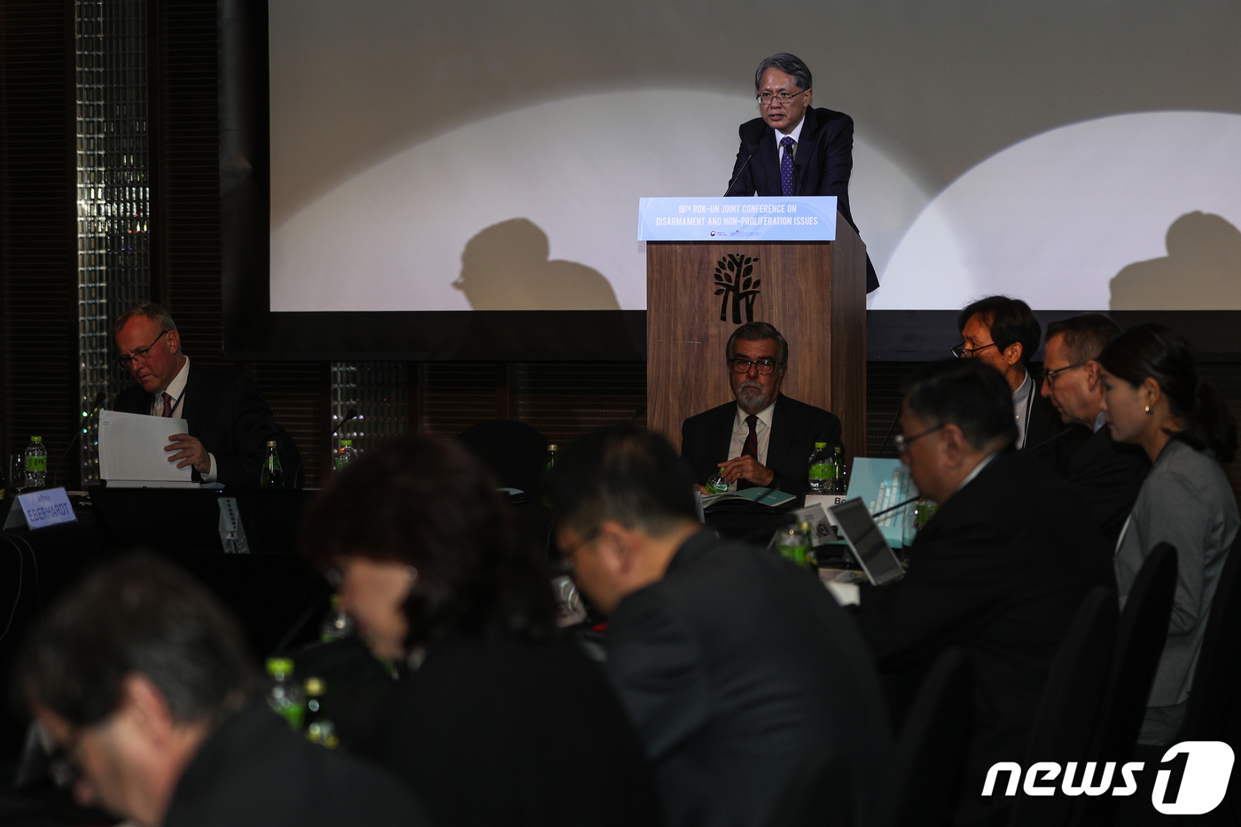 (서울=뉴스1) 성동훈 기자 = 강정식 외교부 다자외교조정관이 13일 오전 서울 중구 반얀트리 호텔에서 열린 제18차 한-유엔 군축비확산 회의에서 인사말을 하고 있다.이번 회의는 …