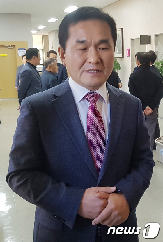 한국당 엄용수 징역 1년 6개월 확정…의원직 상실