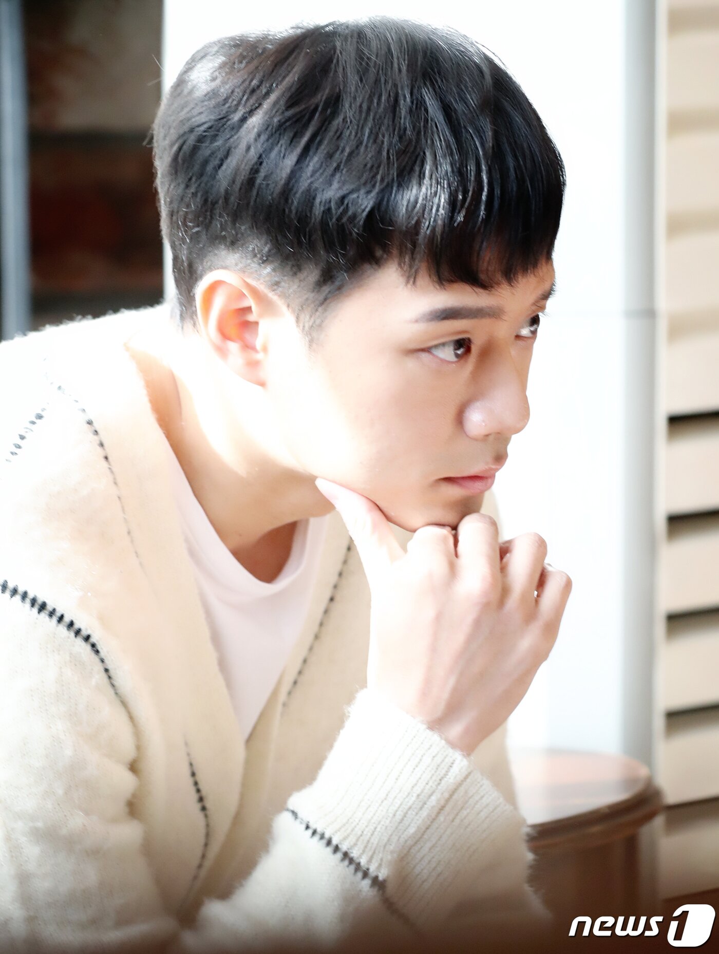 본문 이미지 - 서울 삼청동 카페, 영화 '얼굴없는 보스' 배우 천정명 인터뷰. 2019.11.18/뉴스1 ⓒ News1 권현진 기자