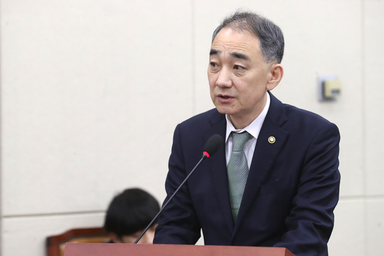 '수억원 납품 청탁 의혹' 왕정홍 전 방사청장 1심 무죄에 검찰 항소