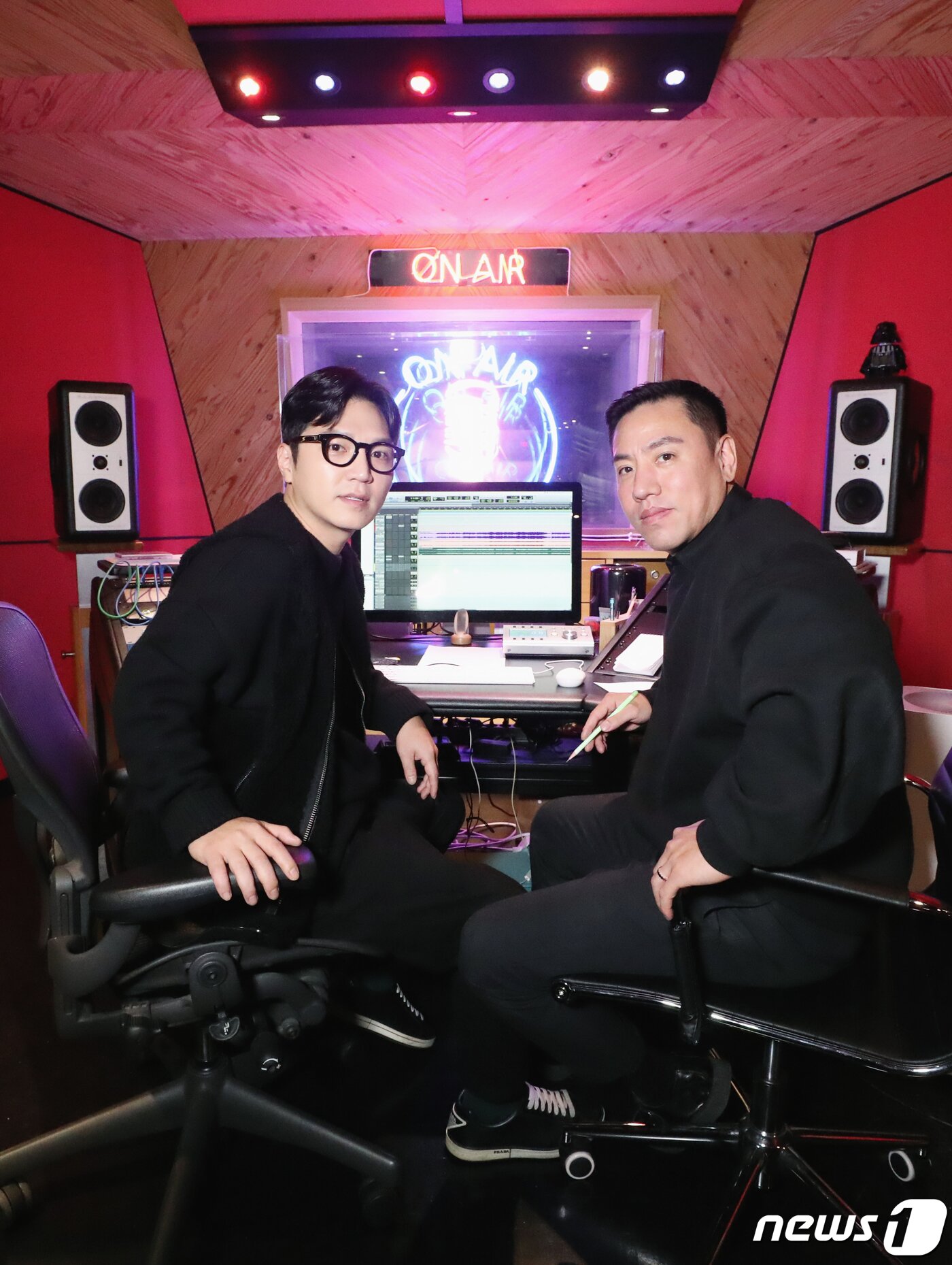 본문 이미지 - 이단옆차기의 박장근,(왼쪽)과 함준석 / 뉴스1 ⓒ News1 권현진 기자