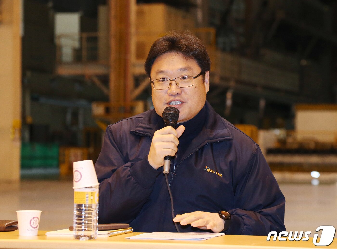 본문 이미지 - 5일 전북 군산시 명신 군산공장에서 이태규 명신 대표가 기자간담회를 열고 인사말을 하고 있다.(전북도 제공) 2019.11.5 /ⓒ News1 