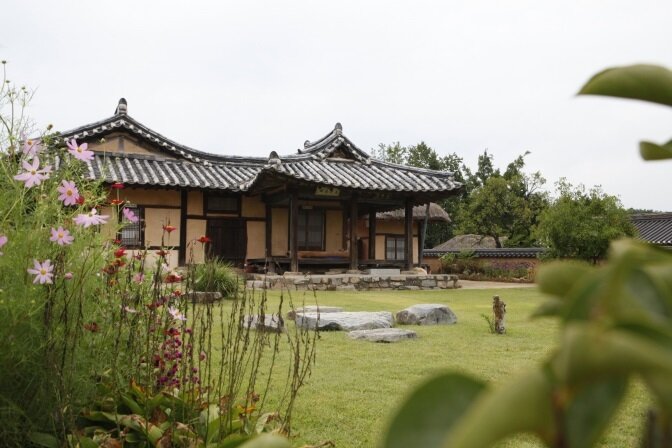 본문 이미지 - 현존하는 박물관으로 불리는 지산고택