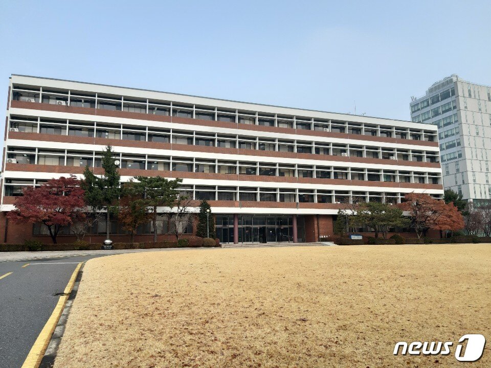 본문 이미지 - 아주대 율곡관.ⓒ 뉴스1 유재규 기자