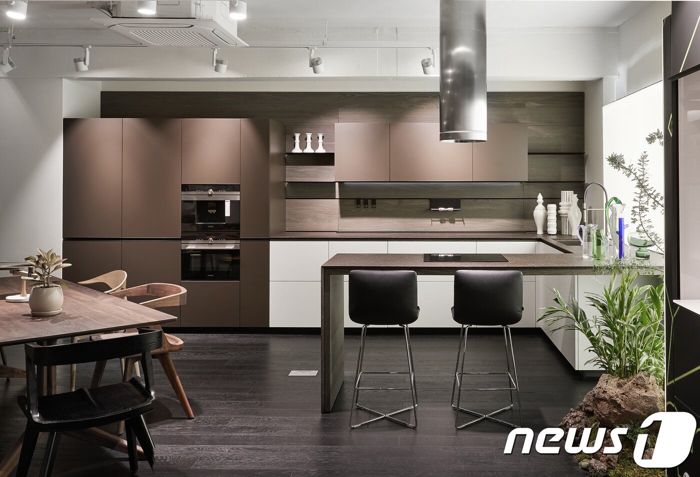 본문 이미지 - SK D&D '갤러리디앤디'에 신규론칭한 이탈리아 주방가구 '발쿠치네' 브랜드ⓒ 뉴스1