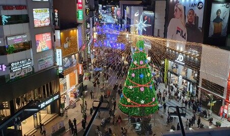 본문 이미지 - 부산 크리스마스 트리문화축제. 호텔스닷컴 제공