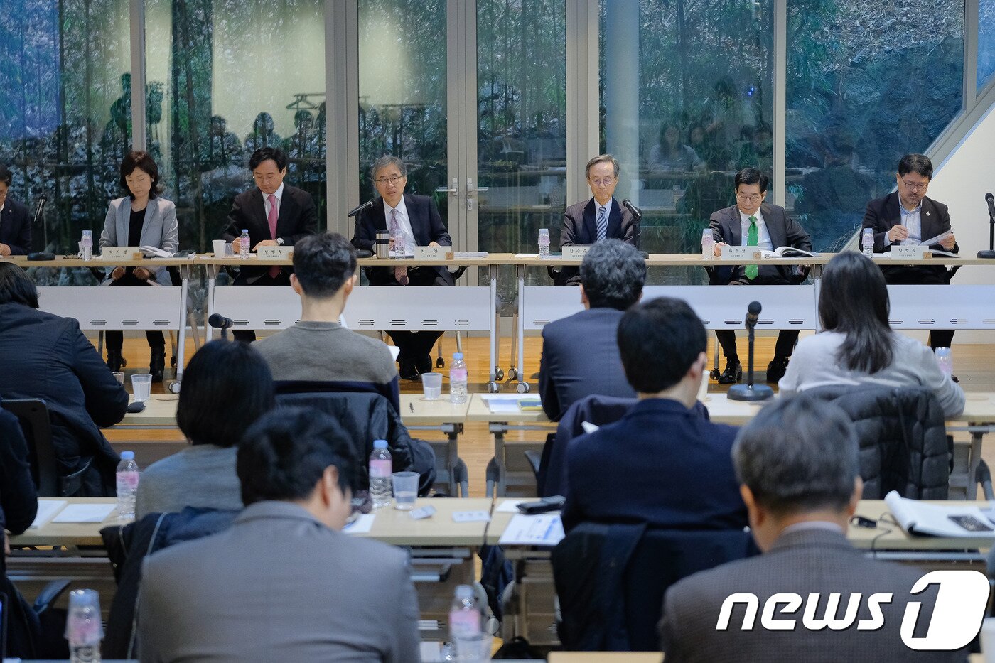 본문 이미지 - 한국 민간 싱크탱크 아산정책연구원이 17일 서울 종로구 연구원 갤러리에서 '2020 국제정세전망 설명회'를 열고 북한 및 주요 국가들의 외교·안보 정책을 전망하는 자리를 가졌다. (아산정책연구원 제공) ⓒ 뉴스1