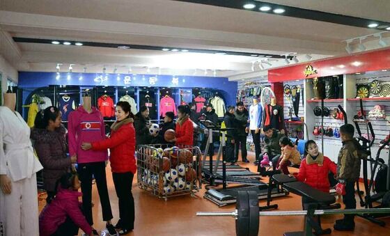 북한, 화성 뉴타운에 '중앙도매교류시장' 건설…시장화 확대