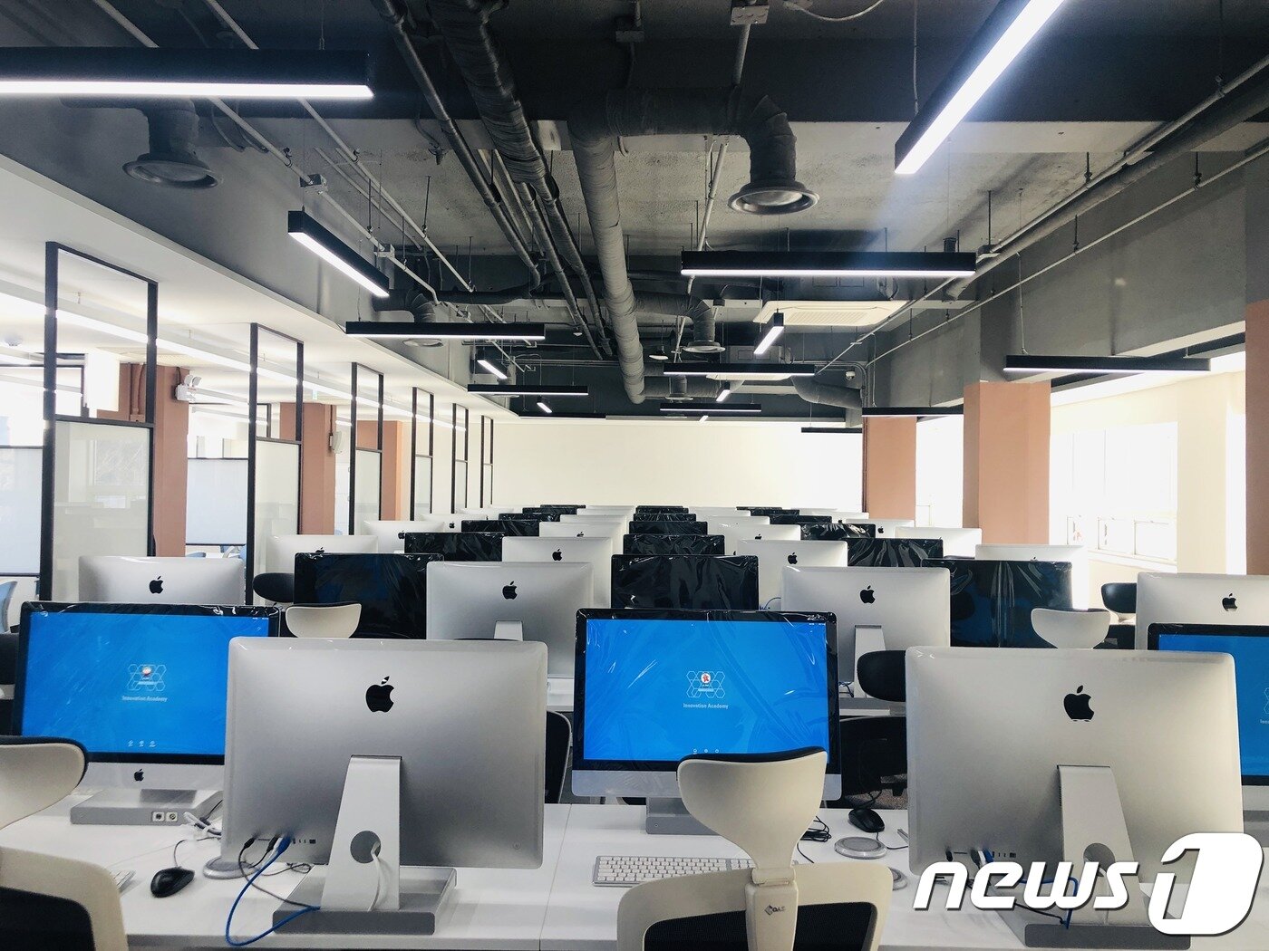 본문 이미지 - 이노베이션 아카데미에 마련된 교육 기자재. ⓒ 뉴스1