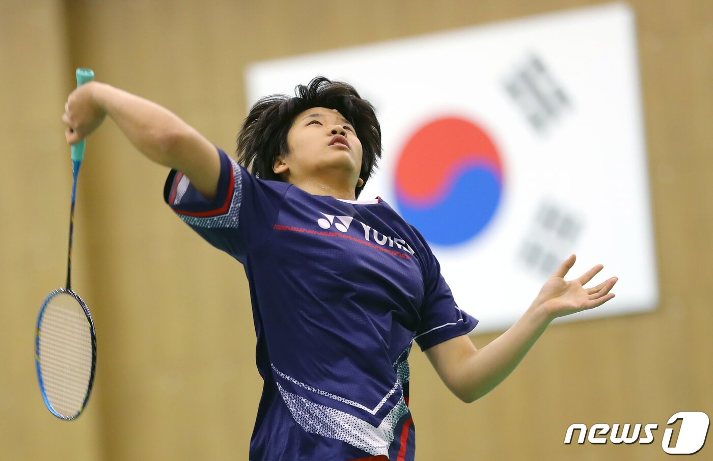 본문 이미지 - 올림픽 배드민턴 국가대표 안세영이 지난 19일 충북 진천 국가대표 선수촌에서 내년 8월 일본 도쿄에서 열리는 제32회 하계올림픽을 앞두고 구슬땀을 흘리며 훈련을 하고 있다. 2019.12.31/뉴스1 ⓒ News1 구윤성 기자