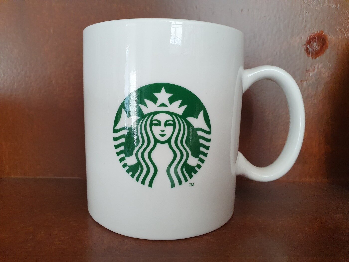 본문 이미지 - 스타벅스 머그 컵. 조성관 작가 제공