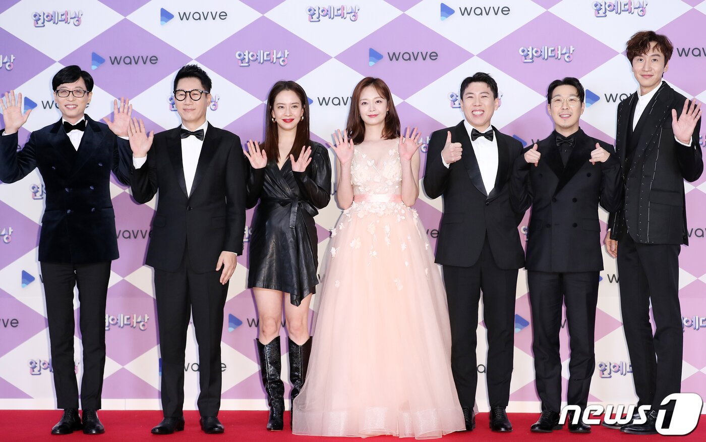 본문 이미지 - 개그맨 유재석(왼쪽부터), 지석진, 송지효, 전소민, 개그맨 양세찬, 가수 하하, 배우 이광수/뉴스1 ⓒ News1