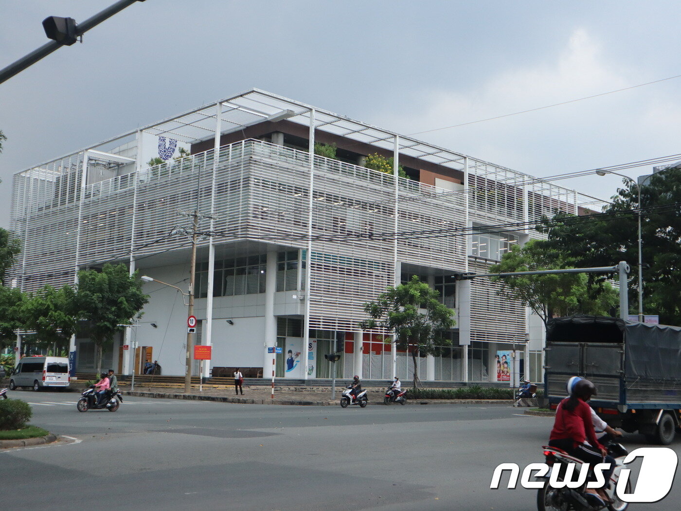 본문 이미지 - 호찌민시 7군에 위치한 유니레버 베트남 지사. ⓒ 뉴스1