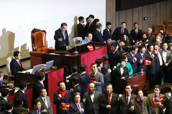 [기자의 눈] 최악의 국회서 탄생…'공수처와 내란재판부'