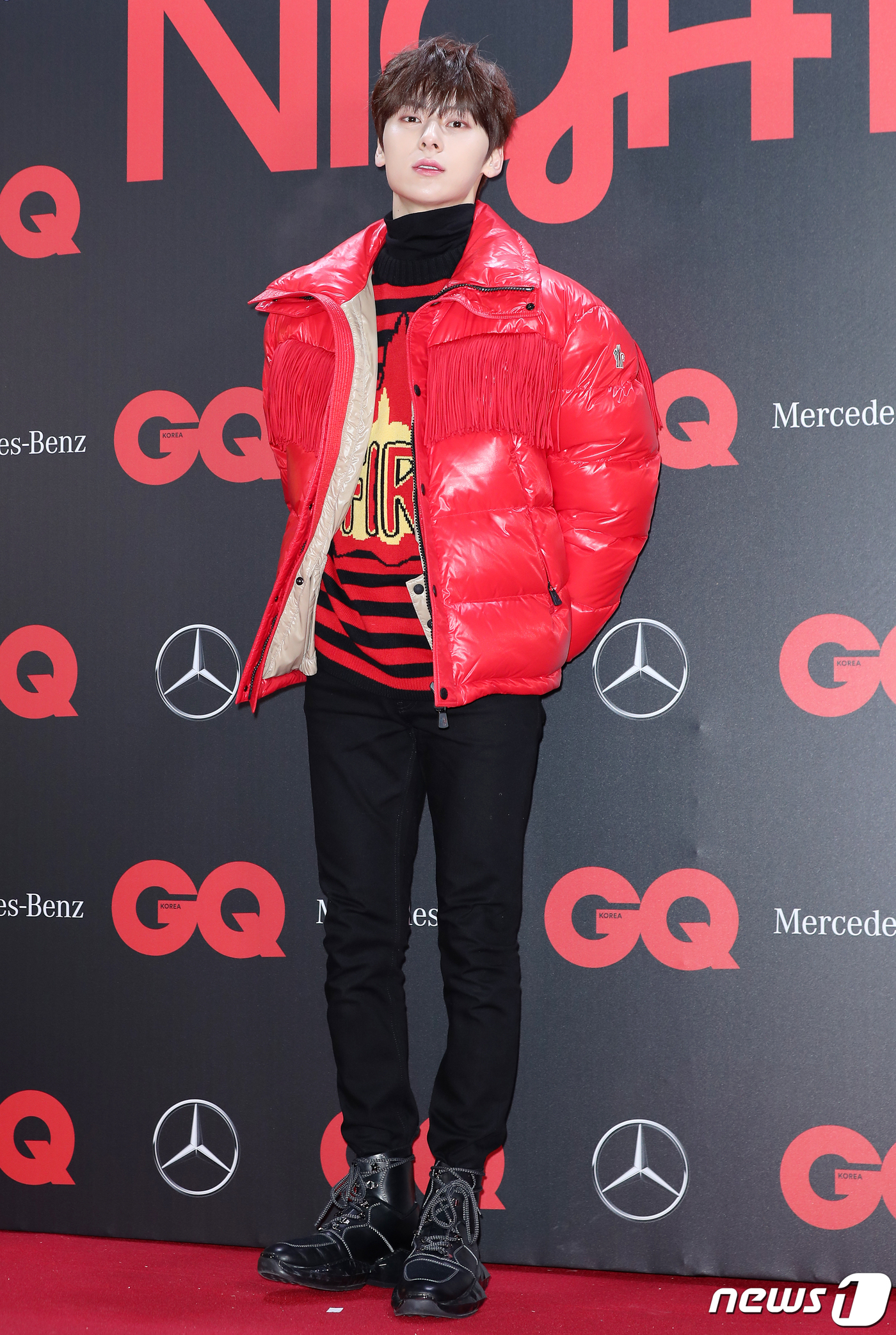 (서울=뉴스1) 김진환 기자 = 뉴이스트 황민현이 5일 오후 서울 중구 제이그랜하우스에서 열린 한 남성 매거진의 포토행사에 참석해 포즈를 취하고 있다. 2019.12.5/뉴스1