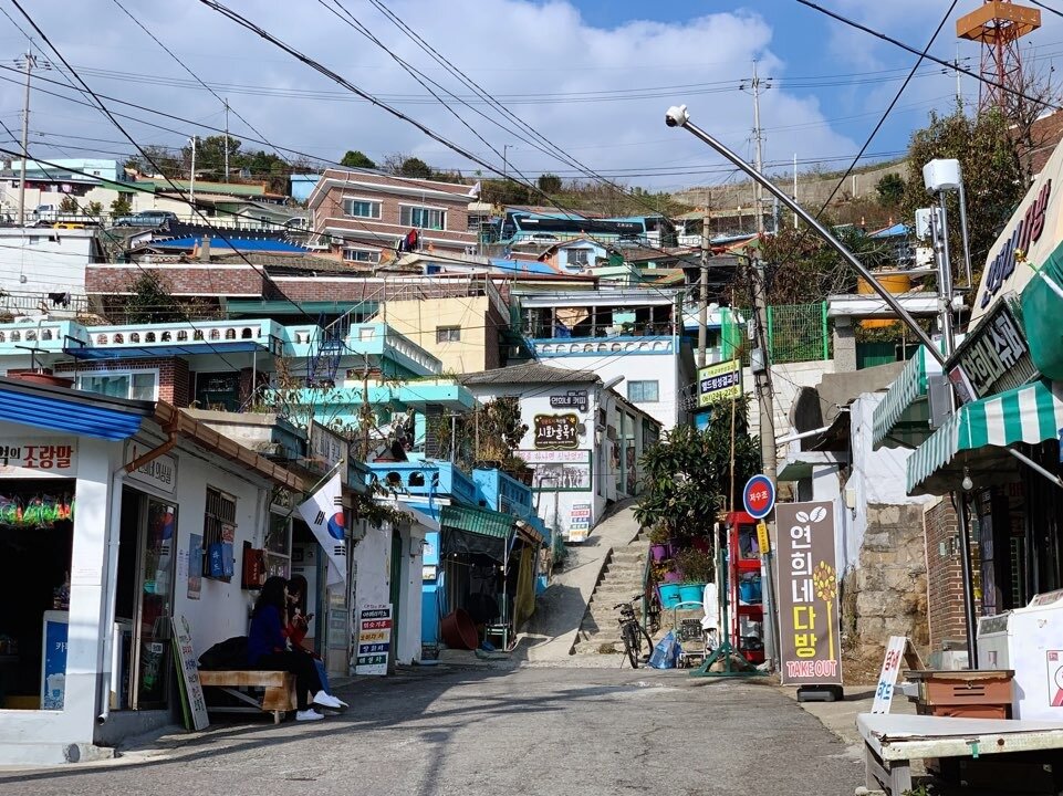 본문 이미지 - 서산동 시화골목 초입에 자리한 연희네 슈퍼와 그 주변 풍경들ⓒ 뉴스1
