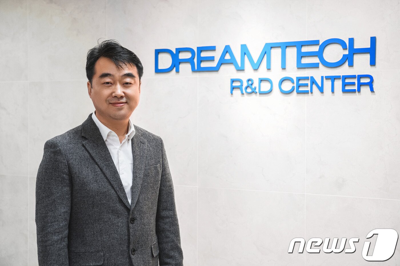 본문 이미지 - 최대영 드림텍 컨버전스 사업본부장이 경기도 분당 본사에서 인터뷰를 하고 있다. 드림텍은 2020년 하반기 첫 확장 심전도 홀터(Extended ECG Holter)인 '와이패치'(WiPatch)를 선보이며 국내 의료기기 시장에 본격 진출한다. ⓒ 뉴스1