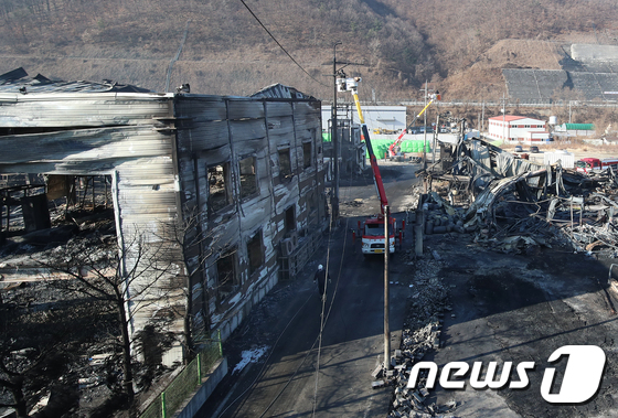 경북 칠곡 공장화재, 9시간 만에 진화
