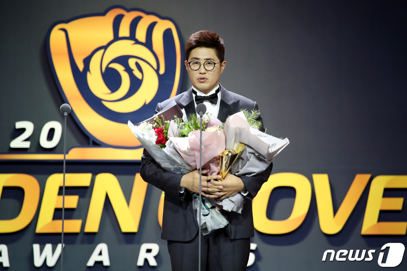 (서울=뉴스1) 이광호 기자 = LG트윈스 채은성이 9일 오후 서울 삼성동 코엑스에서 열린 2019신한은행 MY CAR KBO골든글러브 시상식에서 페어플레이상을 수상한뒤 소감을 밝 …