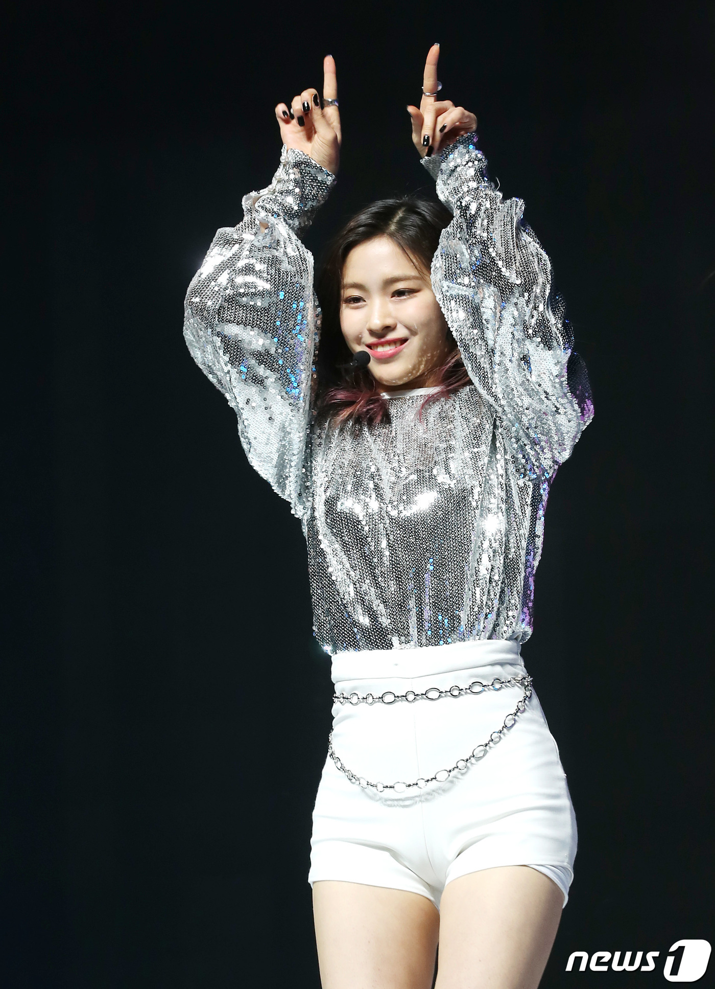 (서울=뉴스1) 권현진 기자 = 걸그룹 있지(ITZY) 류진이 12일 오후 서울 용산구 한남동 블루스퀘어에서 열린 디지털 싱글 ‘IT’z Different’ 쇼케이스에 참석해 신곡 …