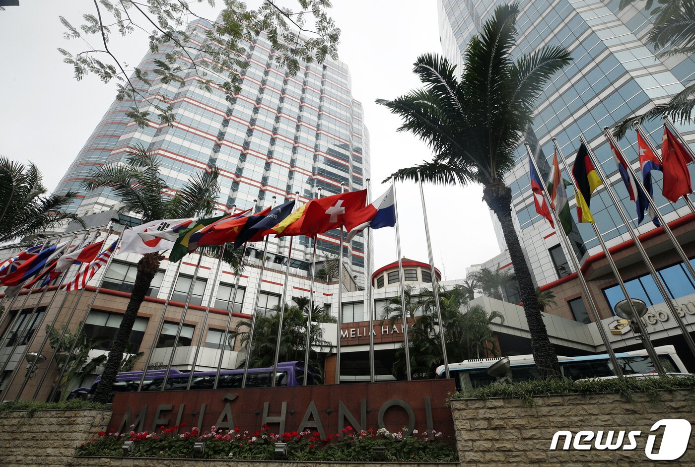본문 이미지 - 제2차 북미정상회담이 약 2주 앞으로 다가온 14일 베트남 하노이에 위치한 멜리아(Melia) 호텔. 이 호텔은 김정은 북한 국무위원장의 숙소로 유력하게 거론되기도 했으나 이 호텔 직원에 따르면 김 위원장을 제외한 북측, 미국 측 관계자들이 예약한 것으로 밝혀졌다. 2019.2.14/뉴스1 ⓒ News1 안은나 기자