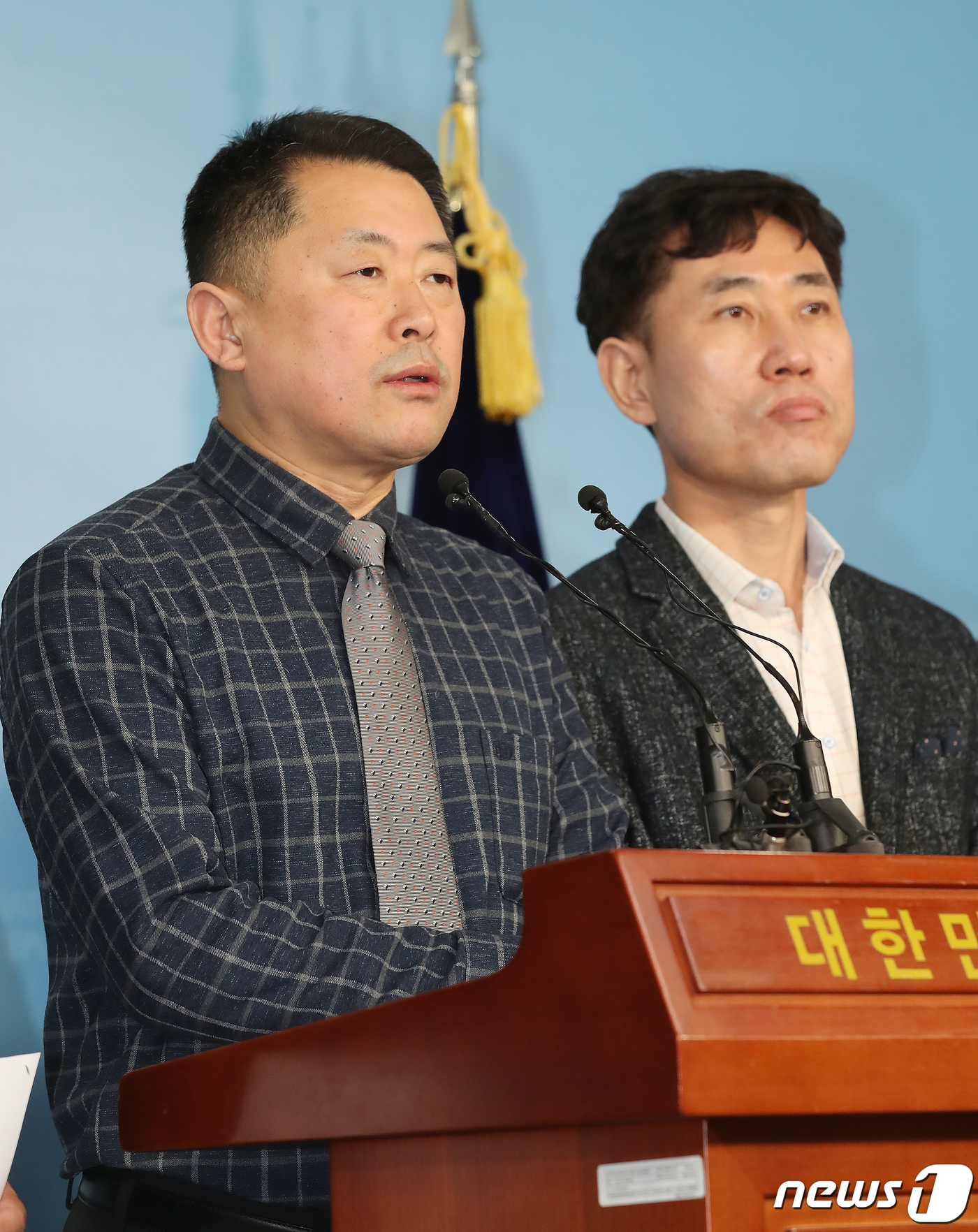 (서울=뉴스1) 임세영 기자 = 임영선 지만원 피해자 대책위원회 공동회장이 17일 오후 서울 여의도 국회 정론관에서 출범 기자회견을 갖고 발언을 하고 있다. 2019.2.17/뉴스 …