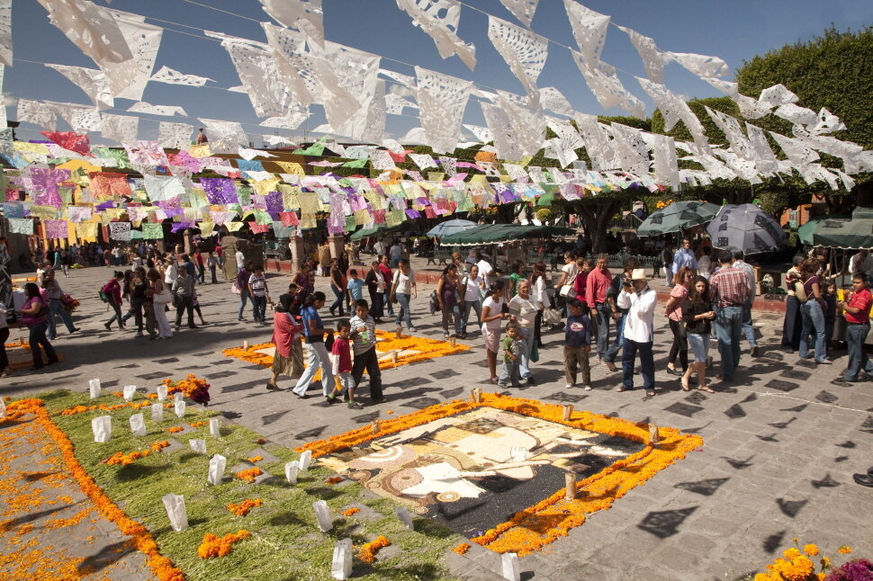 본문 이미지 - 엄숙하기 보단 흥겨운 멕시코 망자의 날